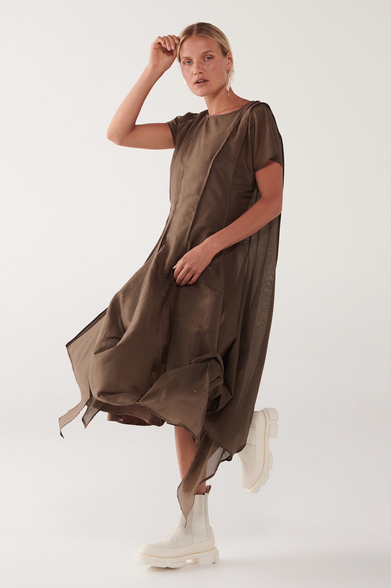 Black crane clearance pleated cocoon dress