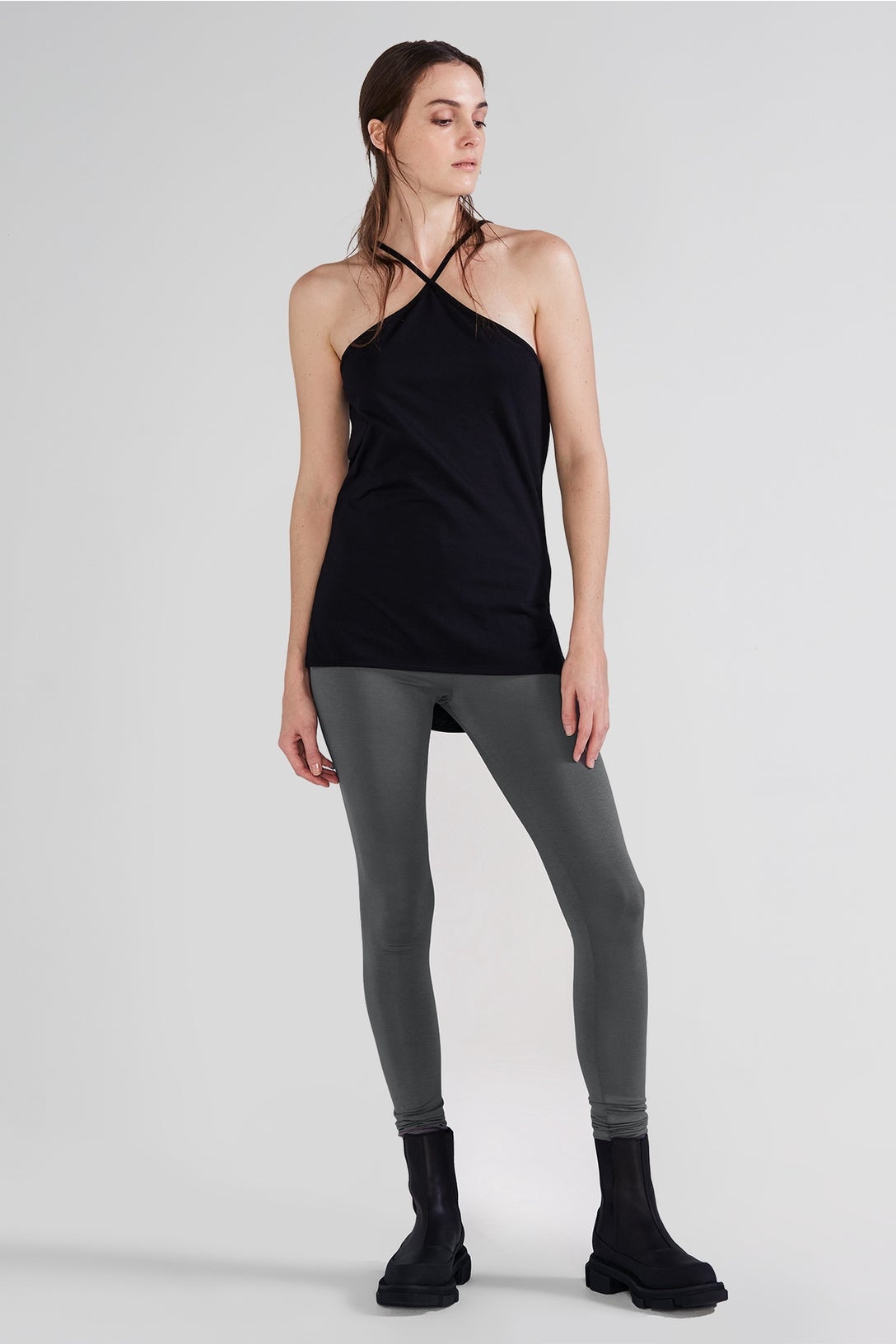 https://www.taylorboutique.co.nz/content/products/8175-Smoke-3-Raised-Intensify-Leggins-AW24_L11_0286-web.jpg?canvas=2:3&width=1088